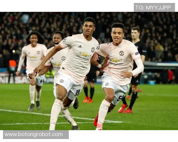 曼联与巴黎次回合精彩集锦回顾激情对决再现经典时刻